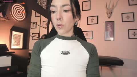 juliet_sourire online show from April 2026 01:23:02 PM