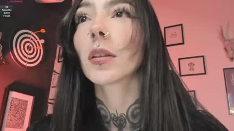 Snapshot of juliet_sourire chatting on June 2026 03:49:02 PM juliet_sourire online show from June 2026 03:49:02 PM