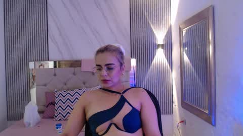 julieta__fox_ online show from February 2026 11:46:01 PM