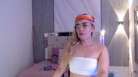 julieta__fox_ online show from March 2026 02:33:02 AM