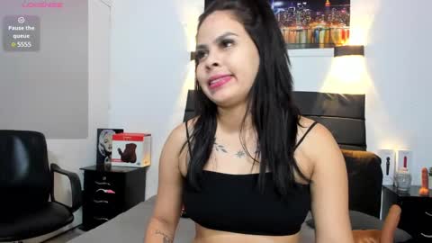 Snapshot of julieta_coopeer_ chatting on January 2025 09:55:02 AM Julieta online show from January 2025 09:55:02 AM