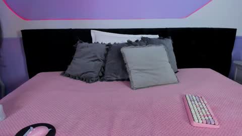 Snapshot of julieta_cortes__ chatting on December 2025 11:59:01 AM Julieta online show from December 2025 11:59:01 AM