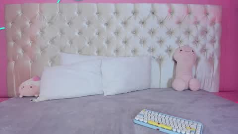 Julieta  online show from February 2026 12:04:02 PM