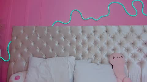 Julieta  online show from February 2026 12:02:01 PM