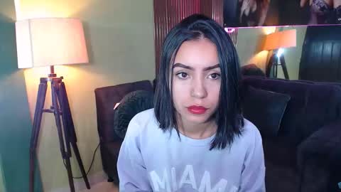 Snapshot of julieta_fn chatting on December 2025 02:48:01 PM julieta_fn online show from December 2025 02:48:01 PM