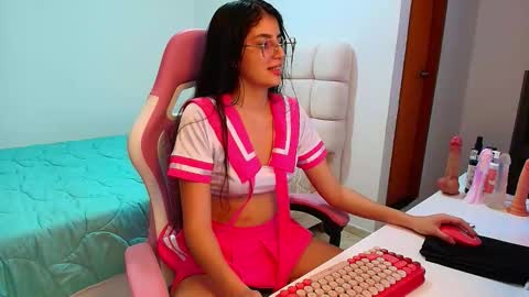 Snapshot of julieta_rose19 chatting on November 2025 01:50:01 AM julieta_rose19 online show from November 2025 01:50:01 AM