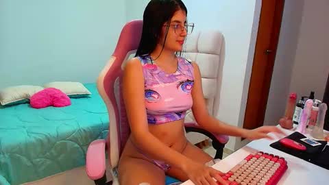 Snapshot of julieta_rose19 chatting on November 2025 01:37:01 AM julieta_rose19 online show from November 2025 01:37:01 AM
