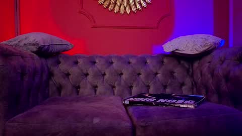 Snapshot of julieta_russell chatting on October 2025 12:35:01 PM Julieta online show from October 2025 12:35:01 PM