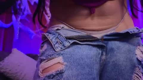 Snapshot of julieta_russell chatting on October 2025 11:47:01 AM Julieta online show from October 2025 11:47:01 AM