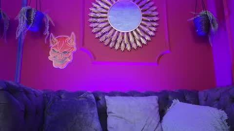 Snapshot of julieta_russell chatting on November 2025 11:57:02 AM Julieta online show from November 2025 11:57:02 AM