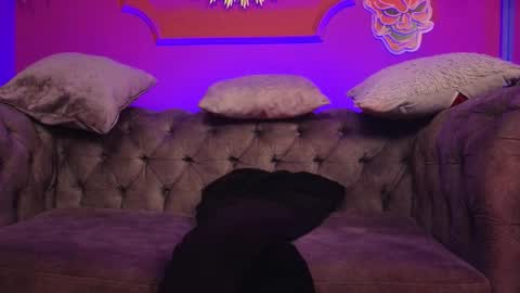 Snapshot of julieta_russell chatting on December 2025 11:25:02 AM Julieta online show from December 2025 11:25:02 AM