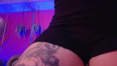 Snapshot of julieta_russell chatting on February 2026 12:00:01 PM Julieta online show from February 2026 12:00:01 PM