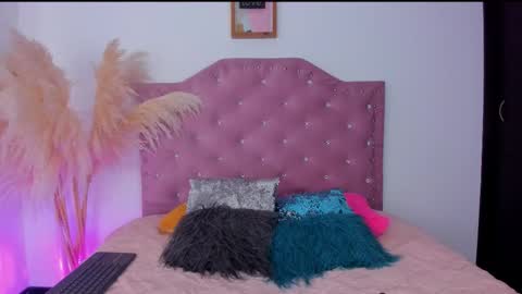 Julieth Gomez online show from October 2025 03:49:01 AM