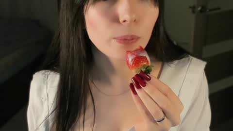 Julieta or Jully online show from December 2024 09:11:01 PM