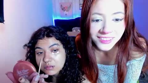 Julieth  online show from November 2025 01:55:01 PM