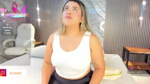 Snapshot of julietha_taylor chatting on June 2026 02:05:01 AM Julietha online show from June 2026 02:05:01 AM