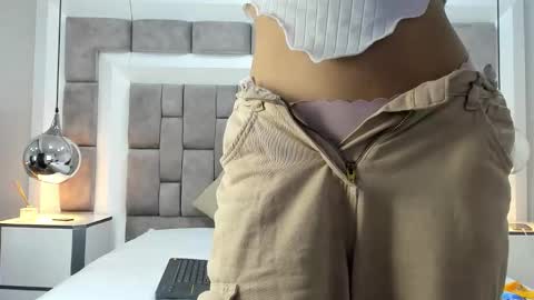 Hi guys It is a pleasure to have you here I am Julieta  online show from November 2025 12:04:02 PM