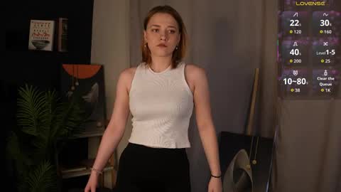 Mia online show from September 2025 03:08:02 AM