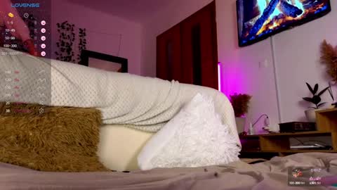 Snapshot of juliette_sunshine chatting on December 2024 04:24:01 AM juliette_sunshine online show from December 2024 04:24:01 AM