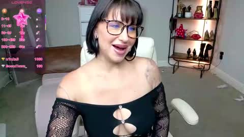 Snapshot of juliewets chatting on February 2026 03:55:01 PM Julie online show from February 2026 03:55:01 PM