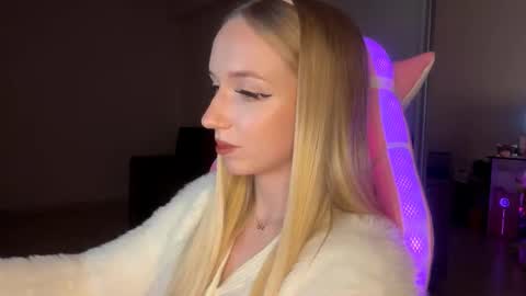 Snapshot of julissariecke chatting on November 2025 09:25:01 PM Sofie online show from November 2025 09:25:01 PM