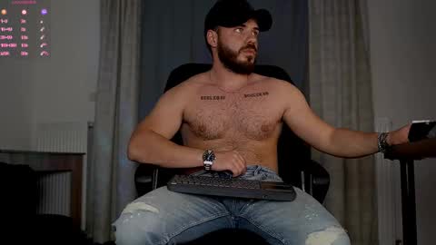 JULiUS   online show from October 2025 08:24:02 PM