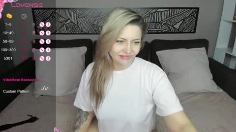 Jully online show from September 2025 11:04:01 PM