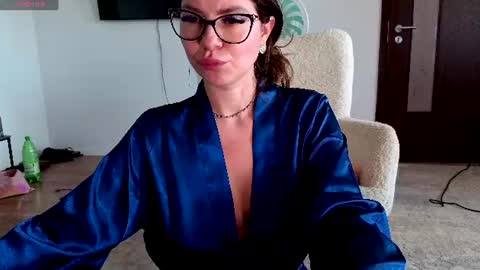 Snapshot of jullyenn chatting on July 2026 12:44:01 PM Jully online show from July 2026 12:44:01 PM