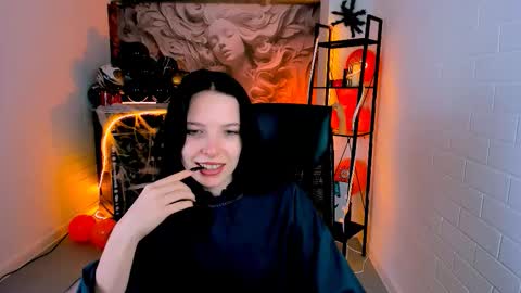 Juls online show from October 2025 10:15:01 AM