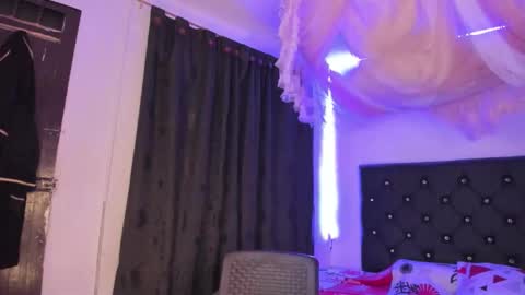 Snapshot of july_smith09 chatting on November 2025 09:27:02 PM july online show from November 2025 09:27:02 PM