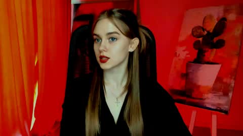 junewoods online show from April 2026 01:12:01 PM