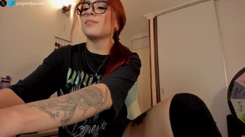 Snapshot of jungleofpandas chatting on January 2025 04:25:01 AM Call me Sussy  online show from January 2025 04:25:01 AM