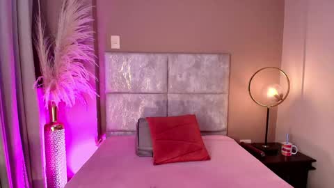 Jupiter Fox online show from April 2026 12:39:01 AM