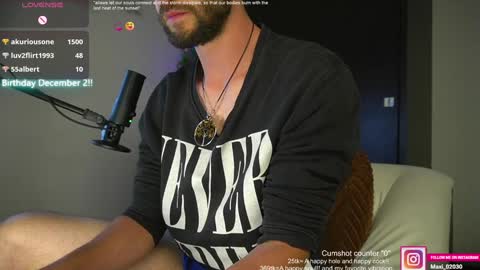 Snapshot of just_your_dreamboy chatting on December 2024 12:52:01 AM Maxi online show from December 2024 12:52:01 AM