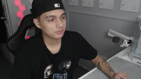 Snapshot of justagamerxxx chatting on December 2025 07:53:02 PM Rhys online show from December 2025 07:53:02 PM