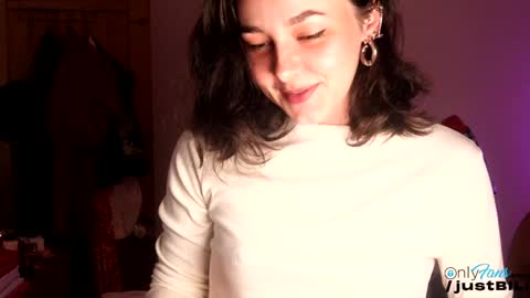 Snapshot of justbecauseiloveit chatting on December 2024 07:19:02 PM Billie B William online show from December 2024 07:19:02 PM