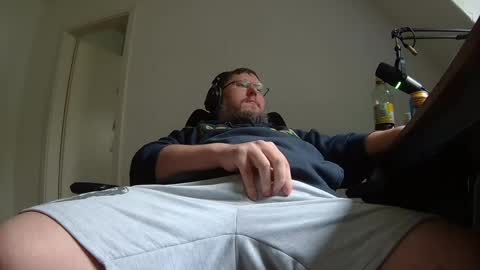 Just Flo ---  online show from April 2026 02:58:01 PM