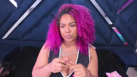 Gisselle Rate me with a thumbs up  online show from July 2026 04:36:01 PM