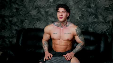 justin clark1 online show from April 2026 12:30:02 AM