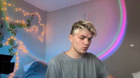 U bf Justin online show from December 2025 03:50:02 PM