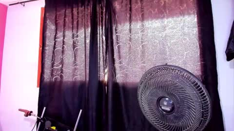 JUSTIN Y JAZMIN online show from January 2026 07:06:02 PM