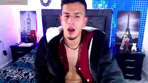 Snapshot of justin_melendez chatting on January 2025 08:03:01 AM JUSTIN online show from January 2025 08:03:01 AM