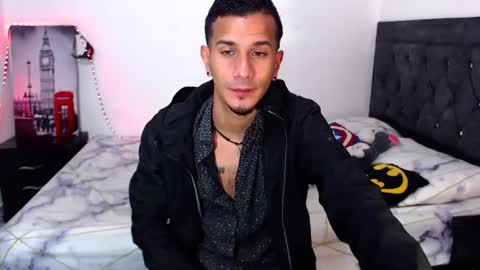 Snapshot of justin_melendez chatting on September 2025 01:40:02 AM JUSTIN online show from September 2025 01:40:02 AM