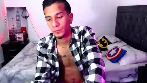 Snapshot of justin_melendez chatting on September 2025 03:44:02 AM JUSTIN online show from September 2025 03:44:02 AM