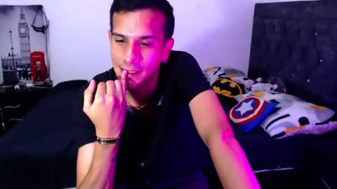 Snapshot of justin_melendez chatting on October 2025 03:15:01 AM JUSTIN online show from October 2025 03:15:01 AM