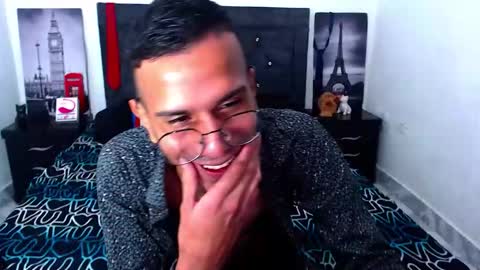 Snapshot of justin_melendez chatting on November 2025 06:35:01 AM JUSTIN online show from November 2025 06:35:01 AM