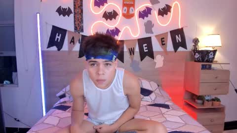 Snapshot of justinbiler chatting on October 2025 01:33:02 PM Justin online show from October 2025 01:33:02 PM