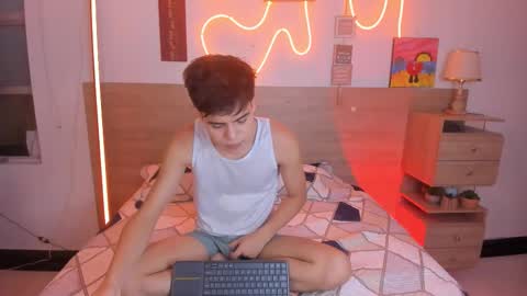 Snapshot of justinbiler chatting on November 2025 01:00:02 PM Justin online show from November 2025 01:00:02 PM