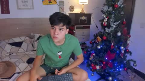 Snapshot of justinbiler chatting on December 2025 12:37:02 AM Justin online show from December 2025 12:37:02 AM