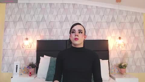 Justine online show from September 2025 03:05:01 AM